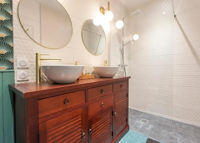 La Bellevue - Couette-café 3*